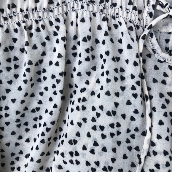 Max Studio tan and black heart 🖤 top - Picture 3 of 5